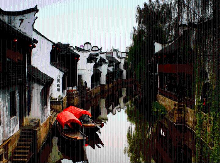 请教大神:两个人长得一模一样，是病句吗？从科学的角度分析，没有一模一样的人吧？